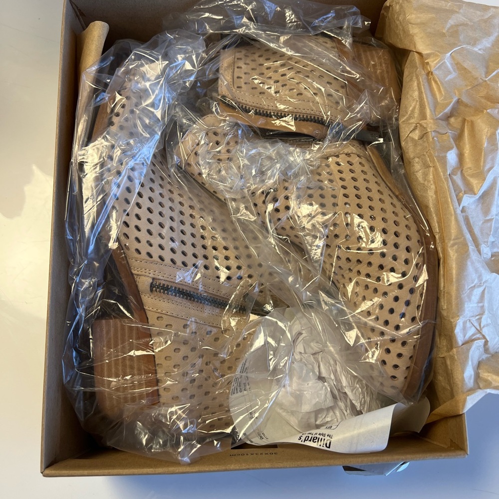 Lucky brand booties - Picture 2 of 4